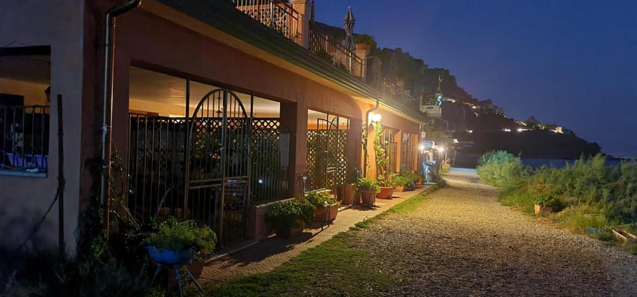 Aparthotel Fondaco Parrino Mare Letojanni Exteriér fotografie