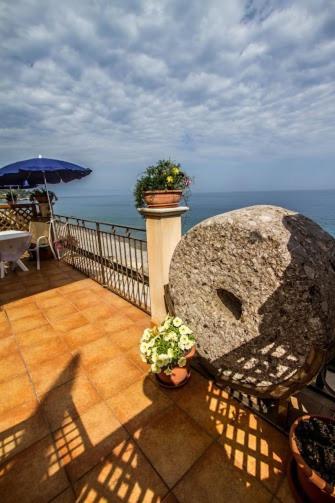 Aparthotel Fondaco Parrino Mare Letojanni Exteriér fotografie